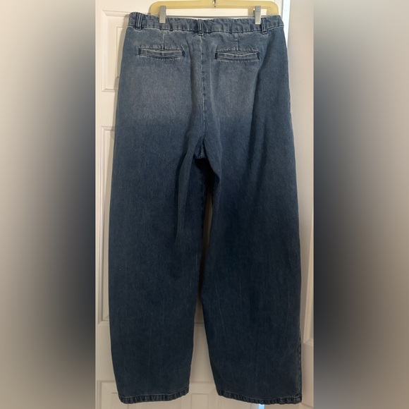 Super cute BDG Grandpa Jeans! - Picture 3 of 14